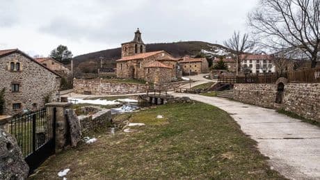 El pueblo más pequeño de Castilla y León: a más de 1.200 metros