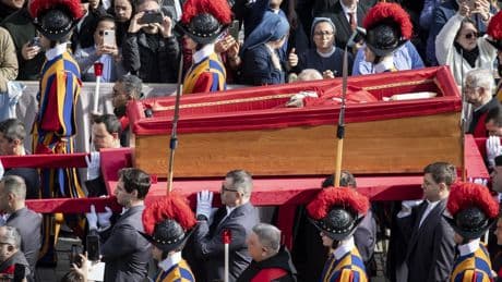 « Espérons un François II » : après la mort du pape, les lecteurs de La Croix témoignent