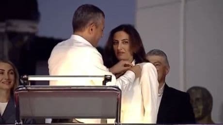 İki milletvekili Bakırköy'deki mitingde CHP'ye katıldı