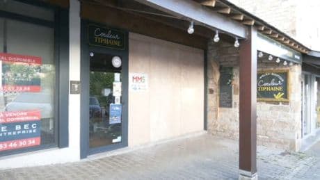 Une voiture s'encastre dans une boutique à Carnac: une enfant de 10 ans en urgence absolue