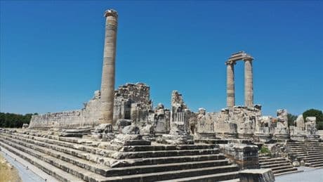 Apollon Tapınağı artık geceleri de ziyarete açık: Antik Kehanet Merkezi gece müzeciliğiyle buluşuyor