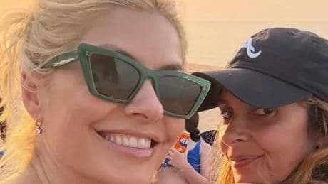 Holly Willoughby models the ‘perfect cat eye sunglasses’ from high street brand
