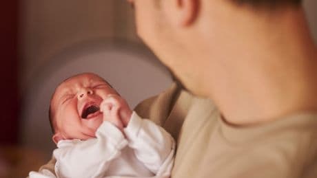 Singen stärkt Babys und Eltern - Mit jeder Note wächst die Nähe