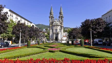 Descubre una de las ciudades más bonitas de Portugal: es la cuna del país