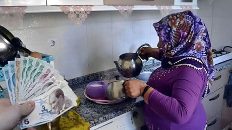Ev hanımlarına emeklilik müjdesi: O tarihe kadar yürürlüğe giriyor! Bakan Işıkhan, resmen açıkladı