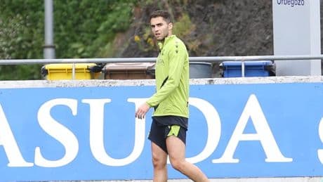 Zakharyan, la buena noticia para la Real Sociedad en una sesión con las bajas de Aguerd y Becker