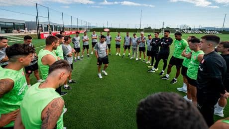 Horario y dónde ver por TV el amistoso Olot - Girona