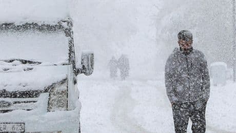 Erzurum, Kars ve Erzincan'da kar yağışı etkili oldu