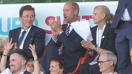Kantersieg verhindert EM-Aus - Prinz William sieht England-Gala gegen Holland
