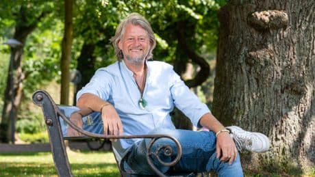 Beroepsreiziger Jochem Wijnands onderzocht wat ons zo gelukkig maakt in Andalusië: ’Het leven wordt er exotisch, intens en on-Europees beleefd’