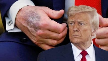 Trump’ın elindeki morluk yine olay oldu!