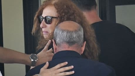 Silencio, lágrimas y dolor infinito en Gondomar, cuna y tumba de Diogo Jota y su hermano: "No merecían este final, nadie lo merece"
