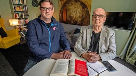 Richard (83) werd door platform snel gekoppeld aan mantelzorger Steef (40): ’Wachtlijst bij gemeente 1,5 jaar’