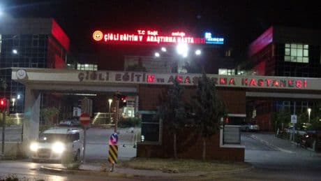 İzmir'de tartışma silahlı çatışmaya döndü: 4 yaralı