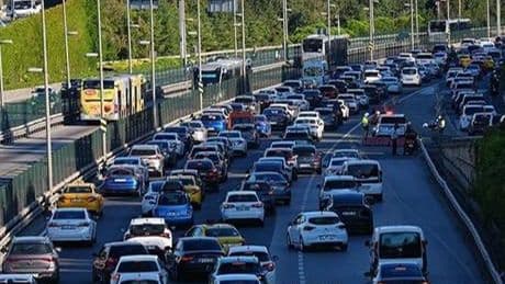 Yeni trafik düzenlemesi: Magandalara ağır cezalar geliyor