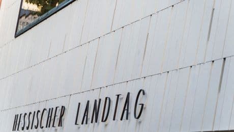 Plenarsitzung: Landtag debattiert über Wirtschaftswissen von Schülern