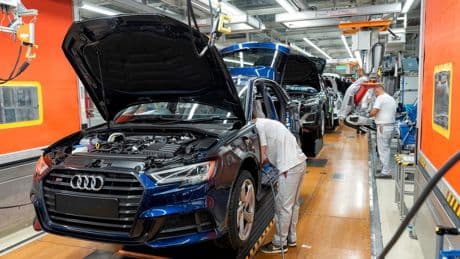 Arbeitgeber-Ranking: Schaffe, schaffe, Auto baue: Wo Fachkräfte mit Ausbildung am liebsten arbeiten