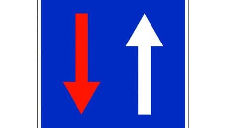 La señal de prioridad que muchos ignoran en España y que podría suponerte una importante multa: atento a esta indicación de tráfico