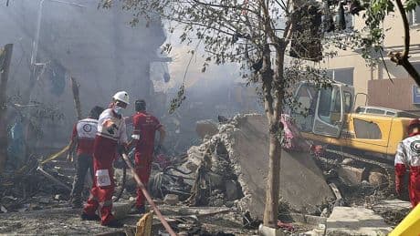 Gobierno de Israel: "Si Jamenei sigue disparando misiles contra la retaguardia israelí, Teherán arderá"
