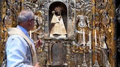 Wallfahrt: Die Schwarze Madonna, das Osterkleid und die Doppelgängerin