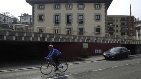 La Diputación reclama a Alonsotegi 921.000 euros que un exalcalde desvió a dos constructores de forma irregular