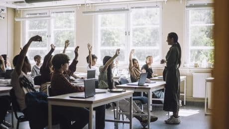 Praat mee: Moeten jongens ’respect-lessen’ krijgen op school?