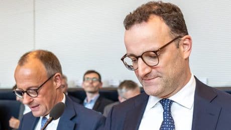 Trendbarometer: AfD liegt in Umfrage mit Union gleichauf