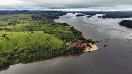 Cinq mois avant la COP30, le Brésil met aux enchères des concessions pétrolières et gazières
