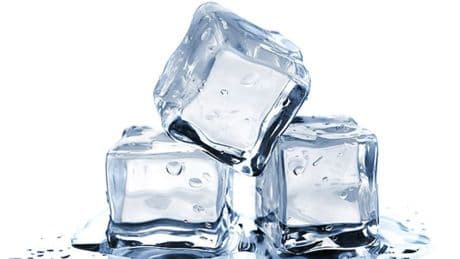 Alltagsfrage - Werden Eiswürfel aus gekochtem Wasser klarer?