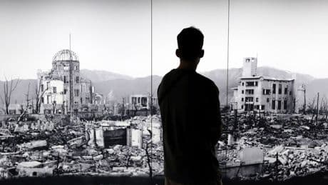 Una masacre y 'kamikazes': lo que no sabías sobre por qué EEUU lanzó la bomba atómica sobre Japón