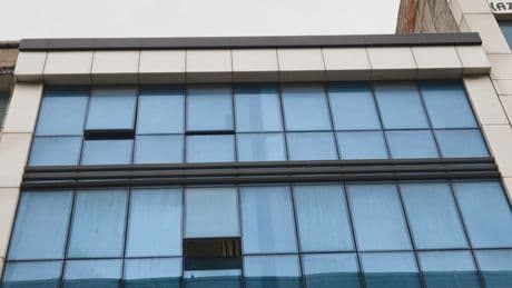 Esenyurt'ta ruhsatsız klinik ve muayenehaneler mühürlendi