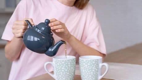 Cuál es la bebida que reduce la inflamación, ayuda a mejorar la digestión y mejora la salud intestinal