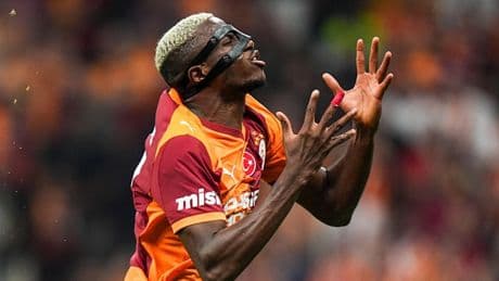Victor Osimhen'e sakatlık şoku! Maça devam edemedi