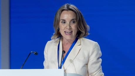 Robles tilda de "machismo" que Sánchez la llamara "pájara" y Gamarra le pregunta "por qué no se va del Gobierno"