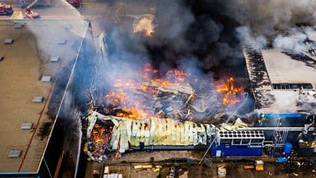 Grote brand op industrieterrein in Veenendaal