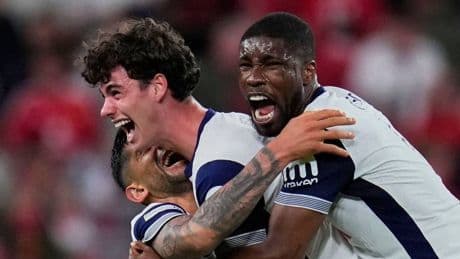 Nach Europa-League-Sieg mit Tottenham: Völlig überwältigter Ex-Fortuna-Profi Danso lässt seinen Emotionen freien Lauf