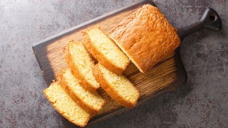 Bizcocho de melón super esponjoso y sin gluten, una receta fresquita para saciar el antojo de dulce