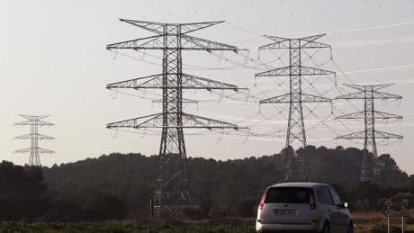 La escasez de interconexiones eléctricas con la UE, principal eslabón débil de la red española: Francia se resiste a ampliarlas