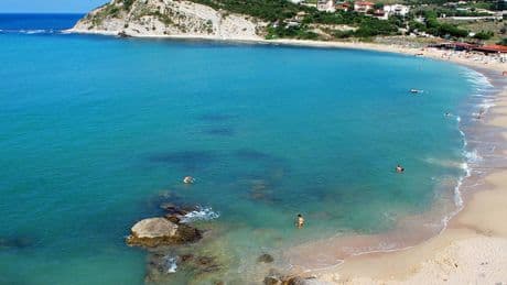 Çeşme ve Alaçatı'yı unutun! Kocaeli'den 1 saate gidiliyor, berrak denizi ile adeta bir saklı cennet!