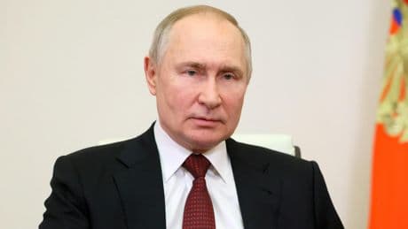 « Je ne peux pas commenter » : Vladimir Poutine assure tout ignorer du film Le Mage du Kremlin