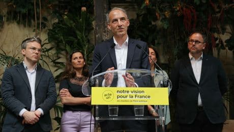 «Le cap est clair» : en cas de dissolution après le vote de confiance, Glucksmann prévient qu’il «n’y aura pas d’accord avec LFI»