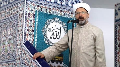 Diyanet’in tatil hutbesi Erbaş’ın kızına işlemedi