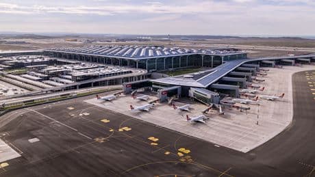 Yılın ilk 4 ayında İstanbul'daki havalimanlarını 40 milyon yolcu kullandı