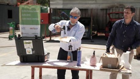 El inventor aragonés que acabará con los incendios de los coches eléctricos: "Tiene que llegar a todos los edificios oficiales"