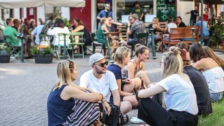 Nachbarschaftstreffs in Düsseldorf: „Das Büdchen ist die neue Eckkneipe“