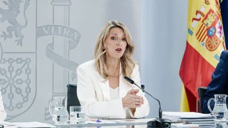Yolanda Díaz aprueba la reducción de la jornada laboral en pleno jaque mate de Junts