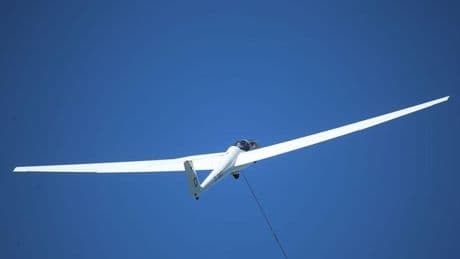 Denkingen: Segelflugzeug stürzt bei Start ab – Pilot stirbt
