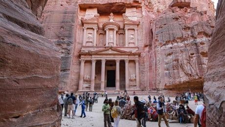 1.800 turistas evacuados por las inundaciones en Petra