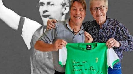 Sander de Kramer eert humor van goede vriend Joop van Daele: ’Hij kreeg 176 brillen opgestuurd, maar nam lenzen’
