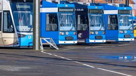 Unfall: Mann stirbt nach Kollision mit Straßenbahn